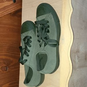 Hunter green suede Converse